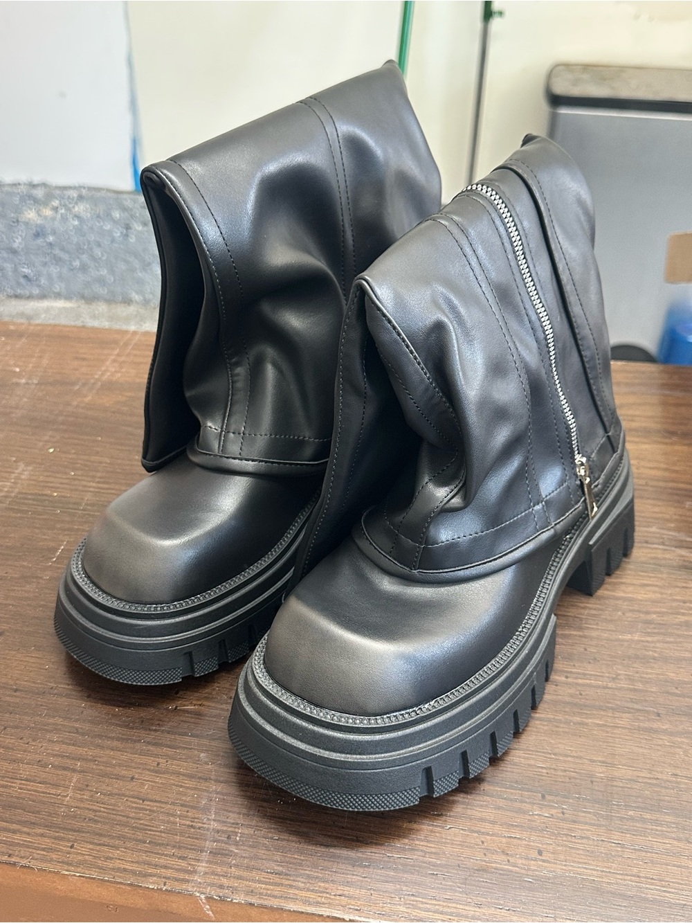 ASYLLUM Chunky Black Leather Zip Combat Boots